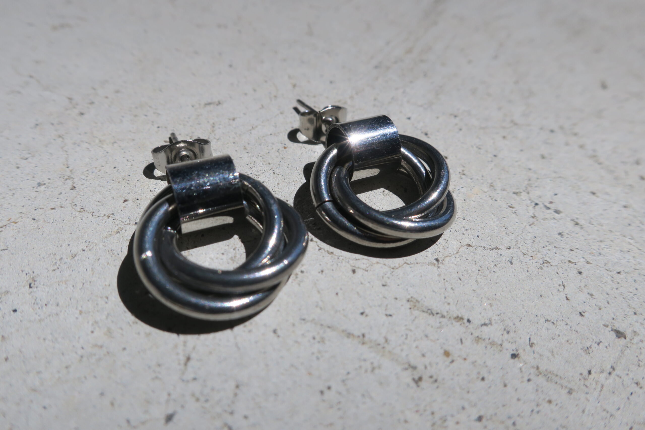 彼女・妻へのギフトに選ばれる人気アクセサリーTOP3